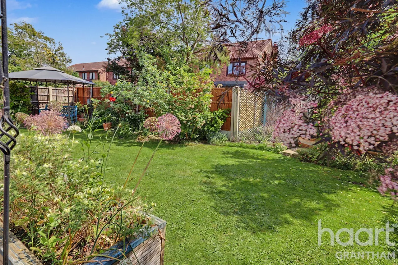 Doddington Lane, Claypole, NG23, photo 5