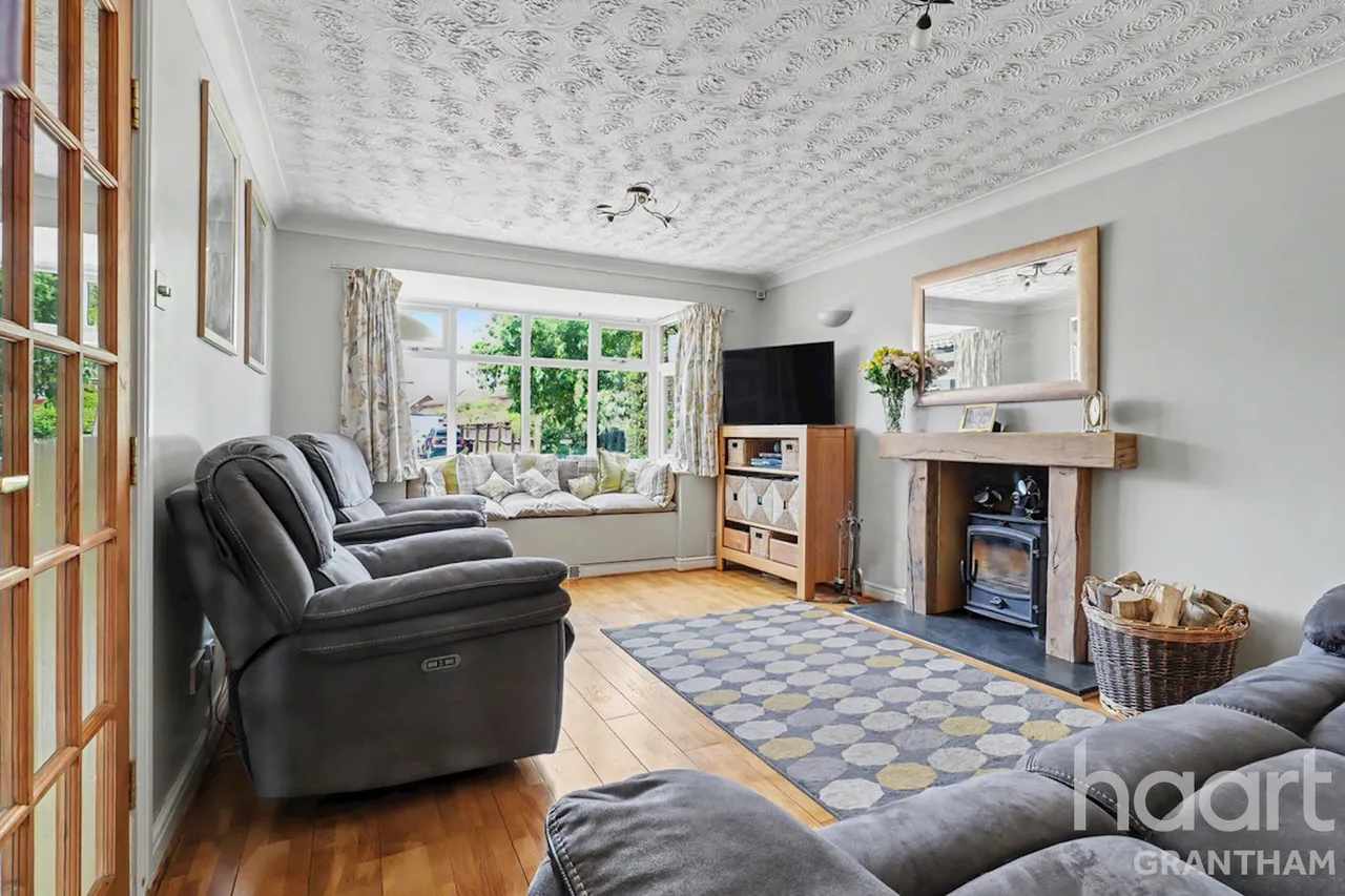Doddington Lane, Claypole, NG23, photo 11