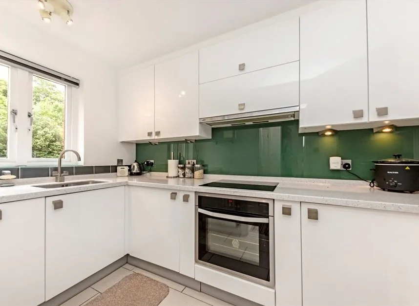 Manor House Way, Isleworth, TW7, photo 4