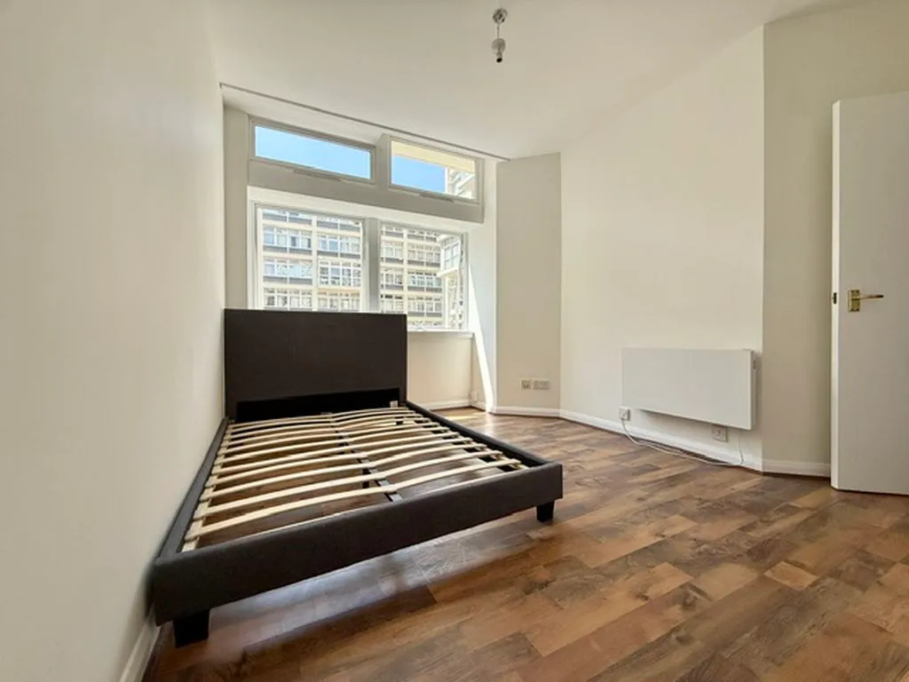 Newington Causeway, London SE1 6DX, photo 6