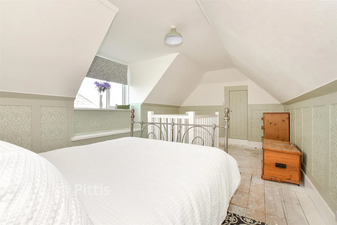 Sandown Road, Lake, PO36, photo 12