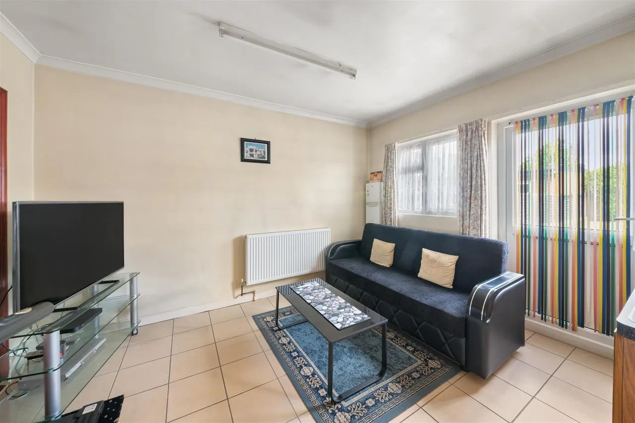 Browning Way, Hounslow, photo 7
