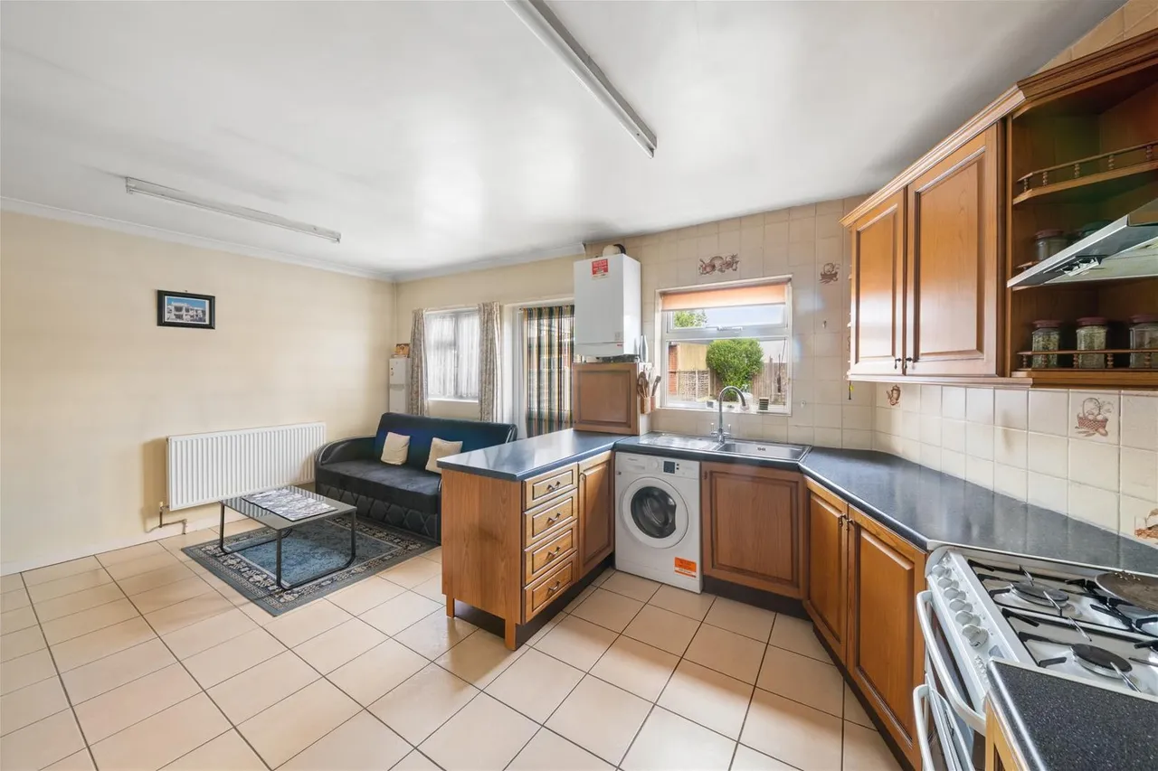 Browning Way, Hounslow, photo 6
