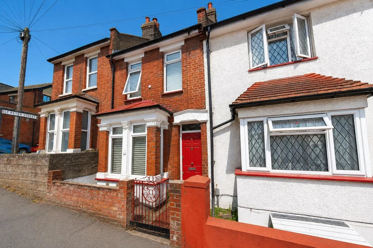 2 bed house for sale — Ross Street, Rochester