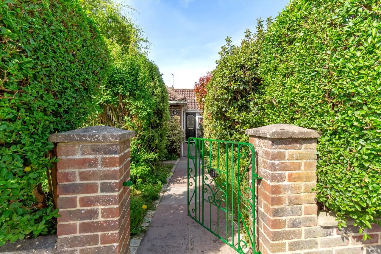 Windermere Crescent, Goring-By-Sea, Worthing, photo 23