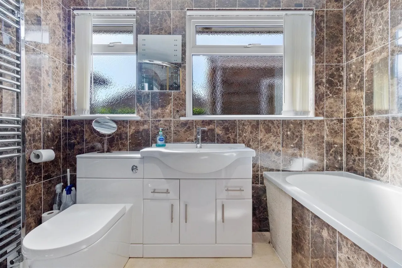 Windermere Crescent, Goring-By-Sea, Worthing, photo 13