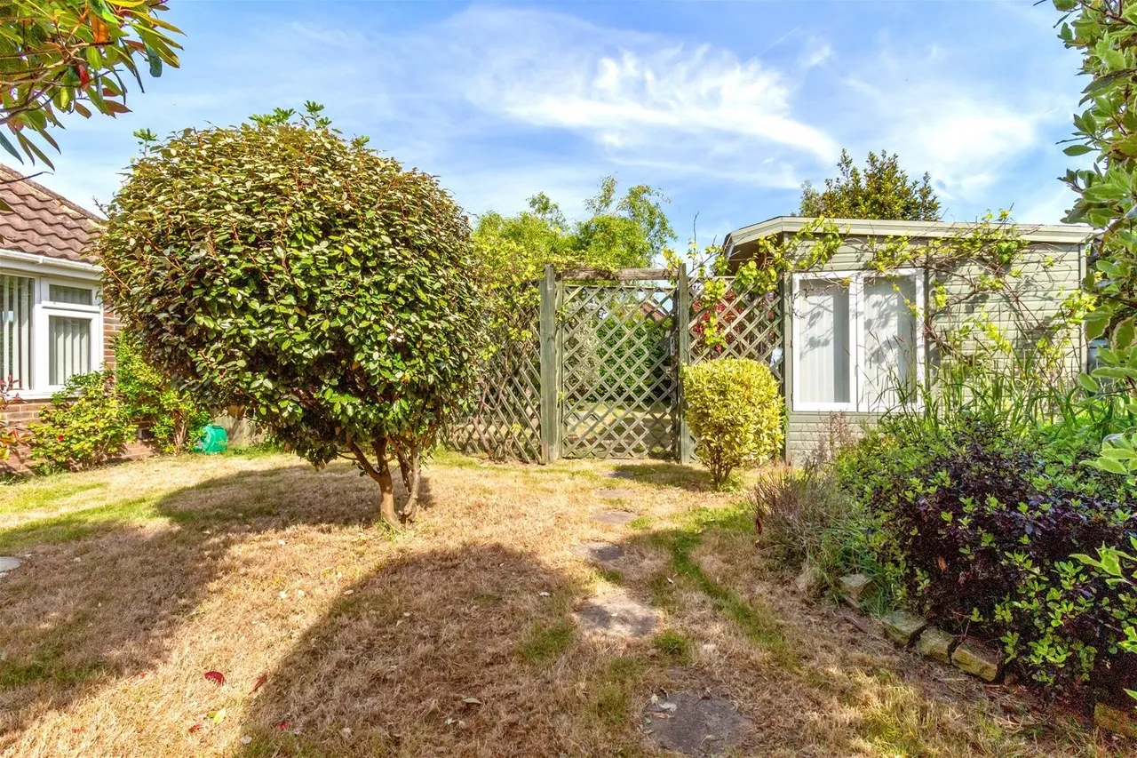 Windermere Crescent, Goring-By-Sea, Worthing, photo 22