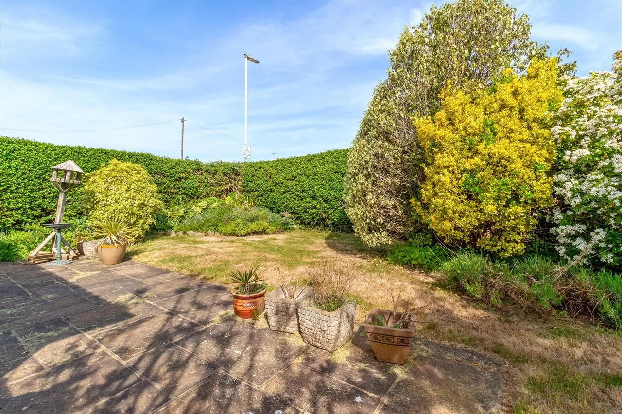 Windermere Crescent, Goring-By-Sea, Worthing, photo 20