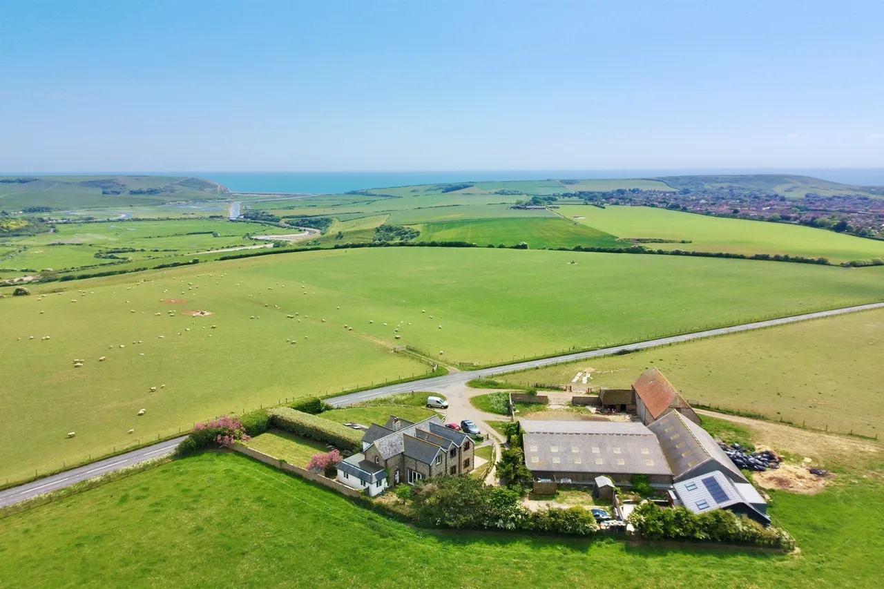 5 bed house for sale — Alfriston Road, Seaford