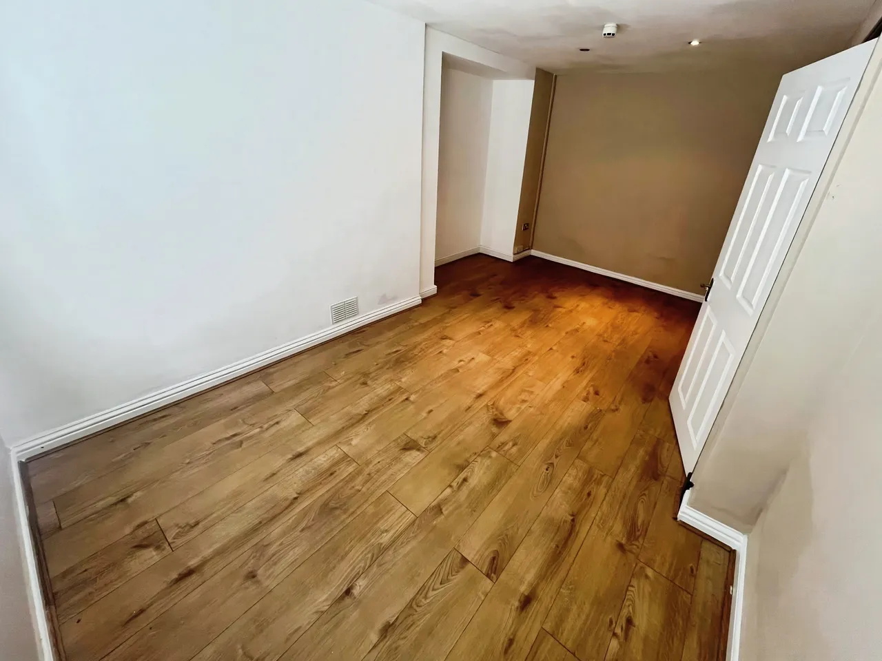Bute Street, Cardiff, CF10, photo 4