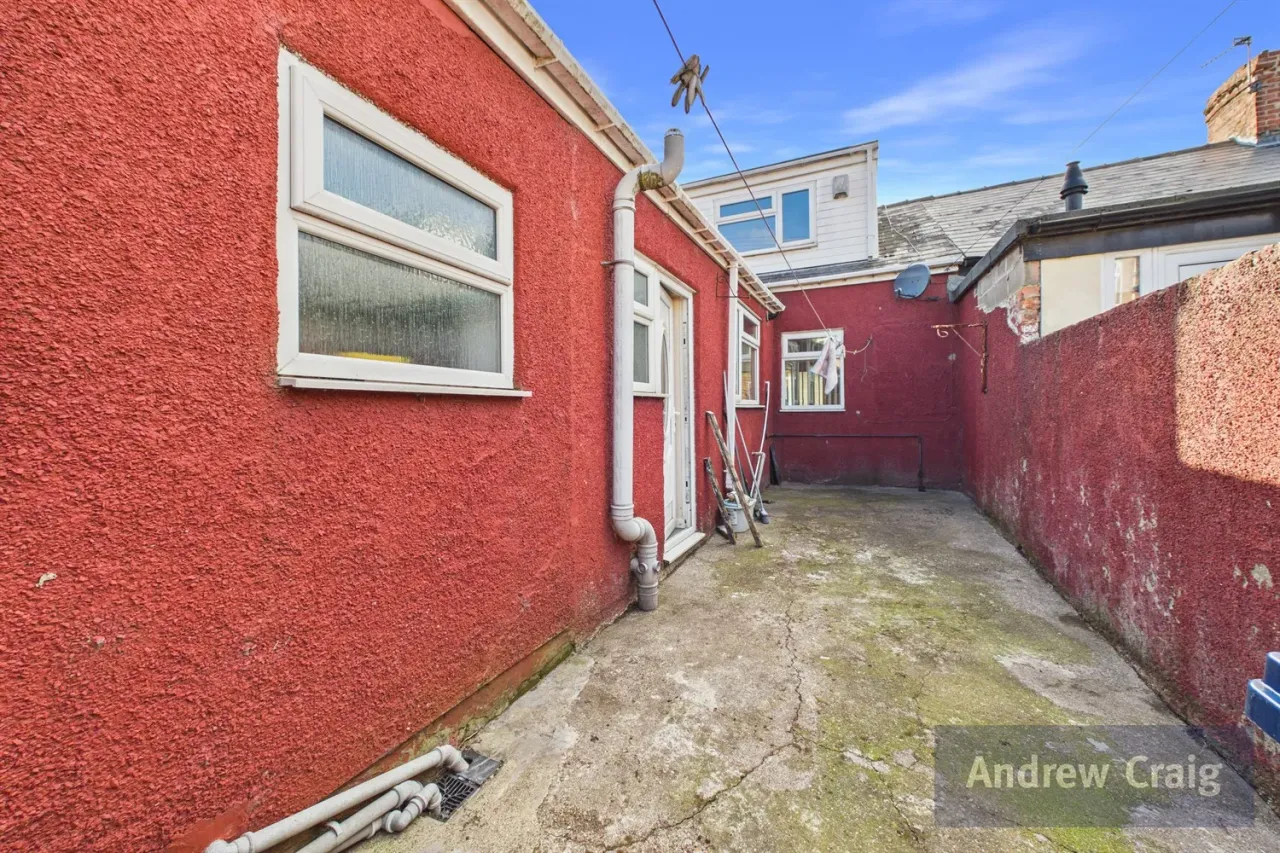 Edward Burdis Street, Southwick, SR5, photo 10