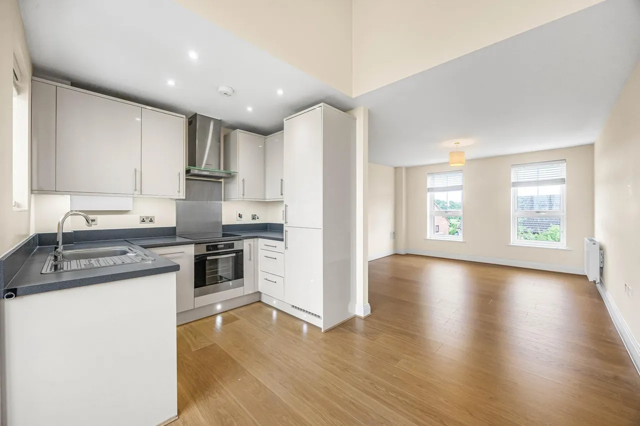 Raven Drive, Boulters Meadow, Maidenhead, SL6, photo 2