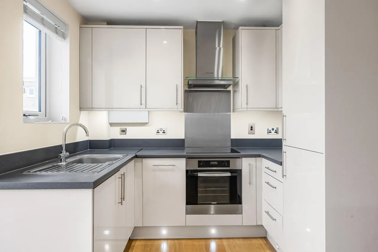 Raven Drive, Boulters Meadow, Maidenhead, SL6, photo 5