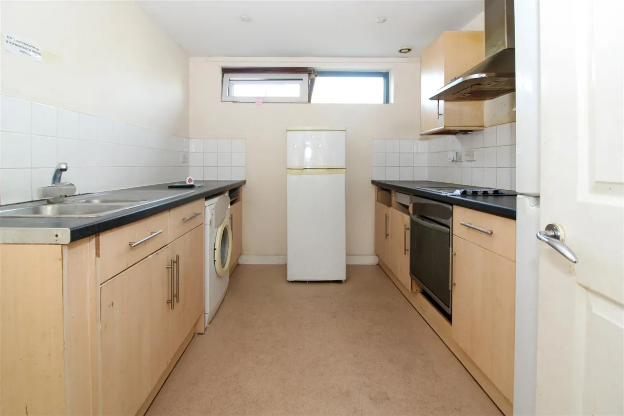 Reform Row, London, N17, photo 2