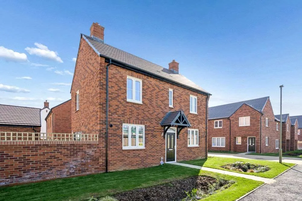 3 bed new development for sale — The Russell, Heyford Park, Upper Heyford, Bicester, Oxfordshire, OX25 5HD