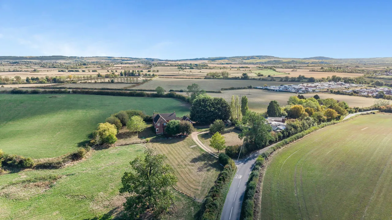 Slapton Road, Little Billington, photo 18