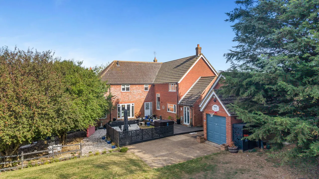 Slapton Road, Little Billington, photo 24
