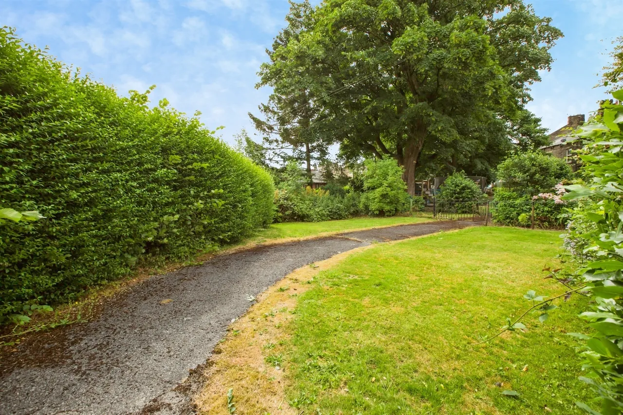 Savile Park Road, Halifax, photo 7