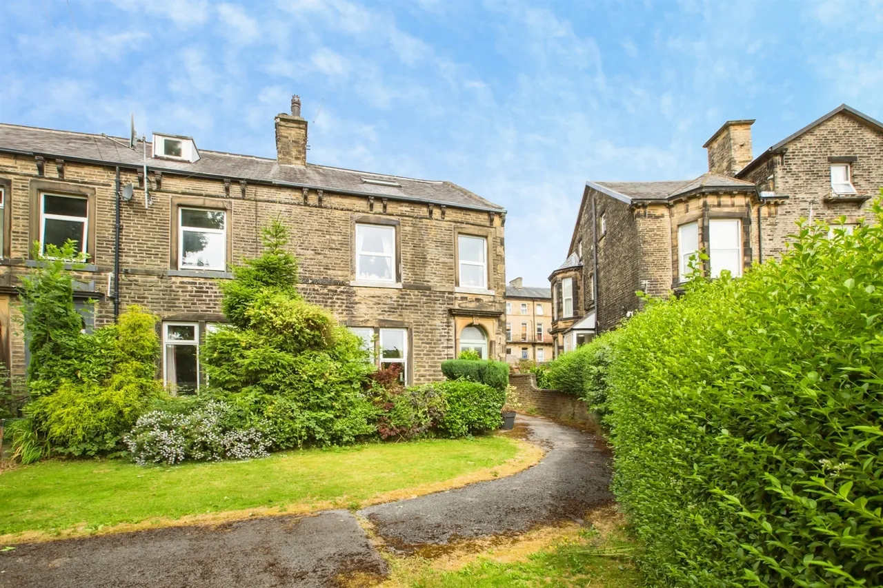 Savile Park Road, Halifax, photo 8