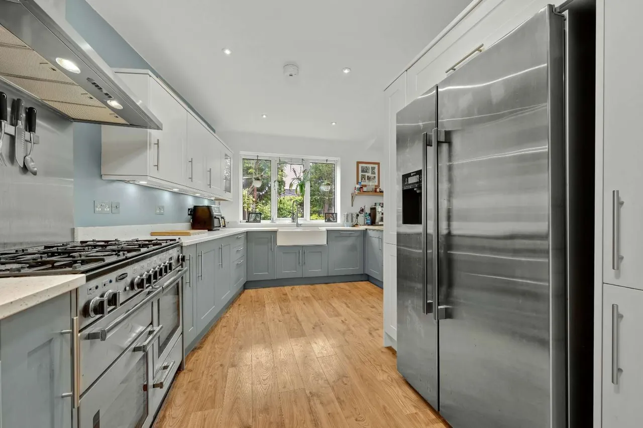 Harefield, Esher, Surrey, KT10 9TG, photo 7