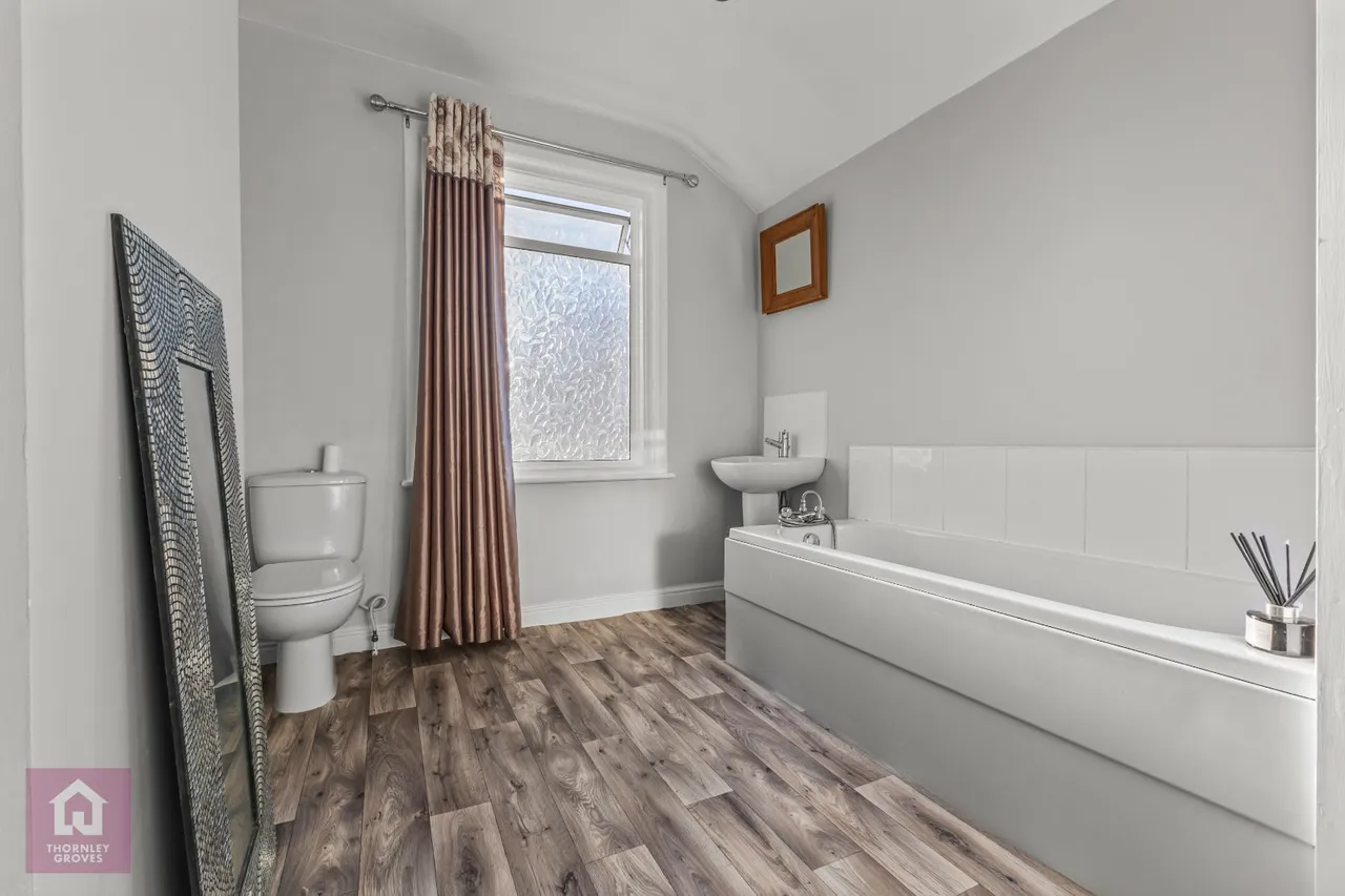 Park Road, Hale, WA15, photo 16