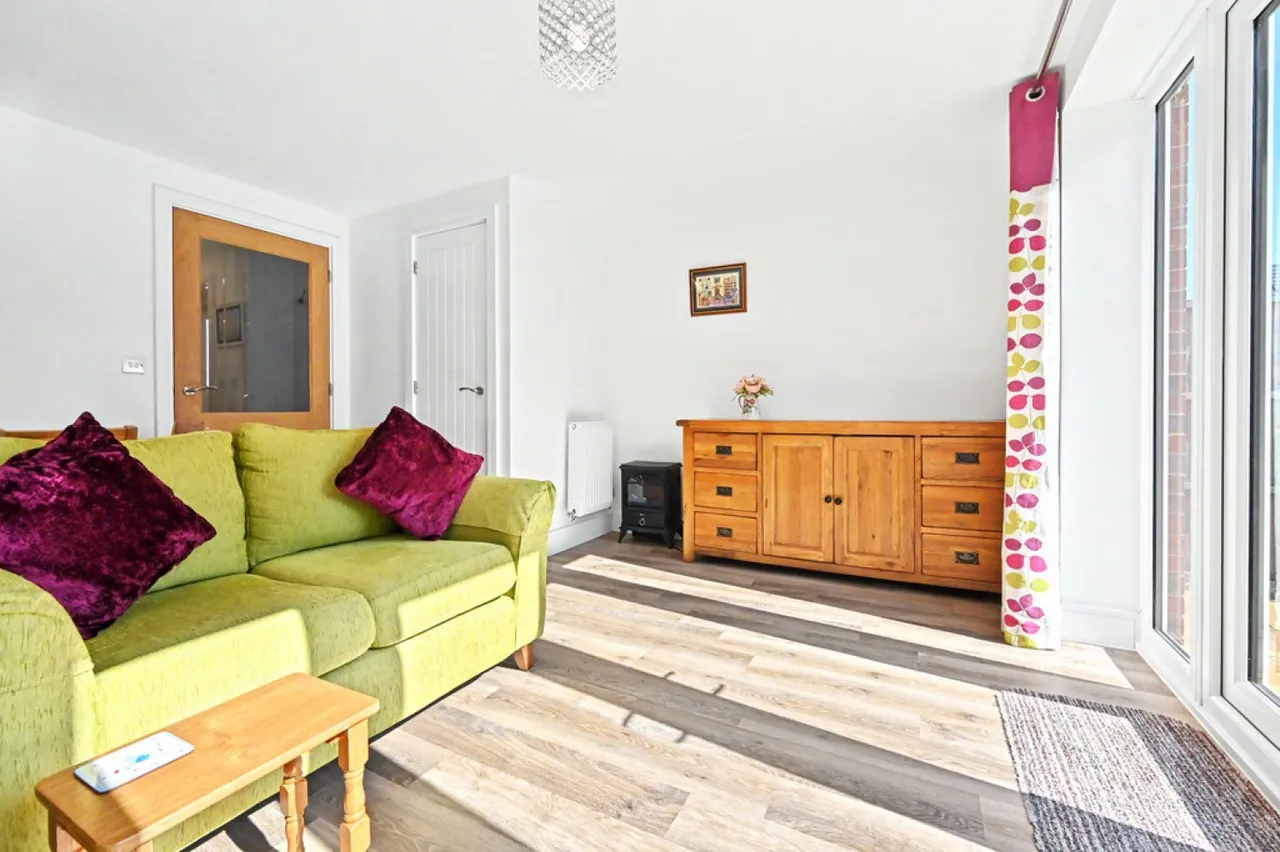Passion Flower Grove, Burslem, ST6, photo 14