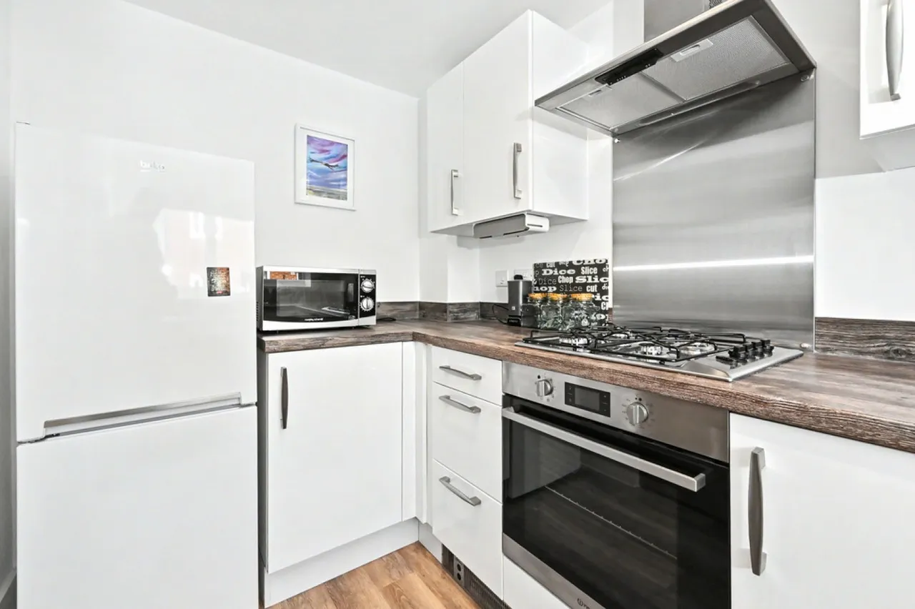 Passion Flower Grove, Burslem, ST6, photo 6