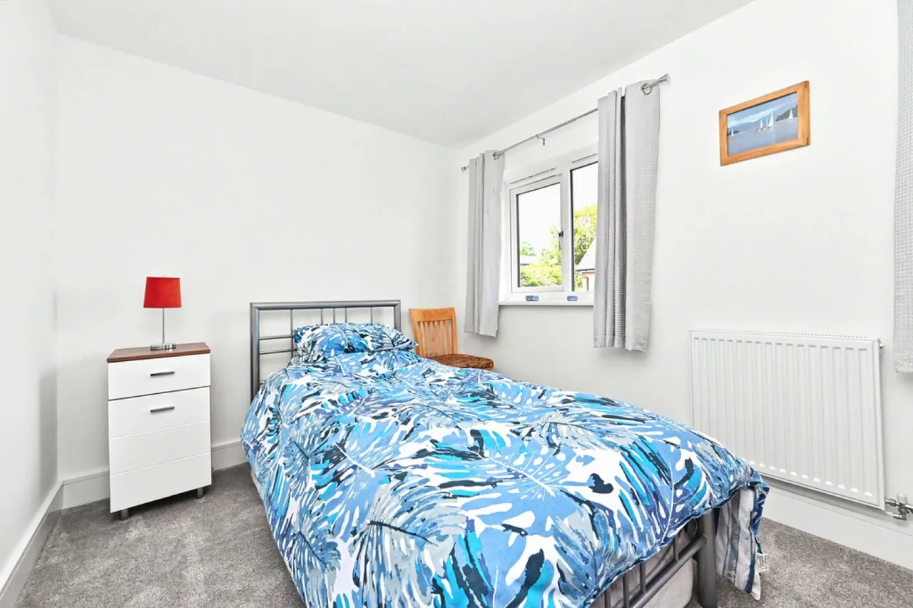 Passion Flower Grove, Burslem, ST6, photo 9