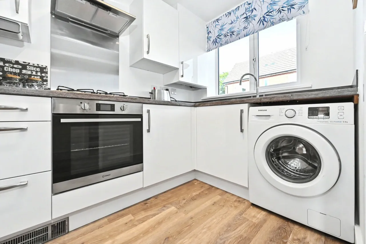 Passion Flower Grove, Burslem, ST6, photo 5