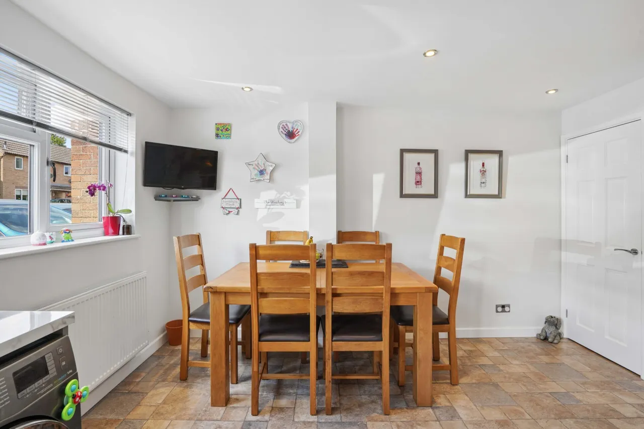 Thorney Leys, Witney, OX28, photo 6