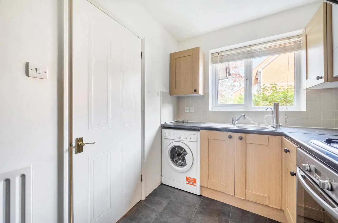 Davy Close, Wokingham, RG40, photo 3