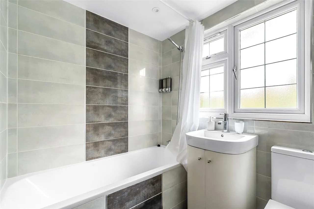 Manor Road, Guildford, GU2, photo 14