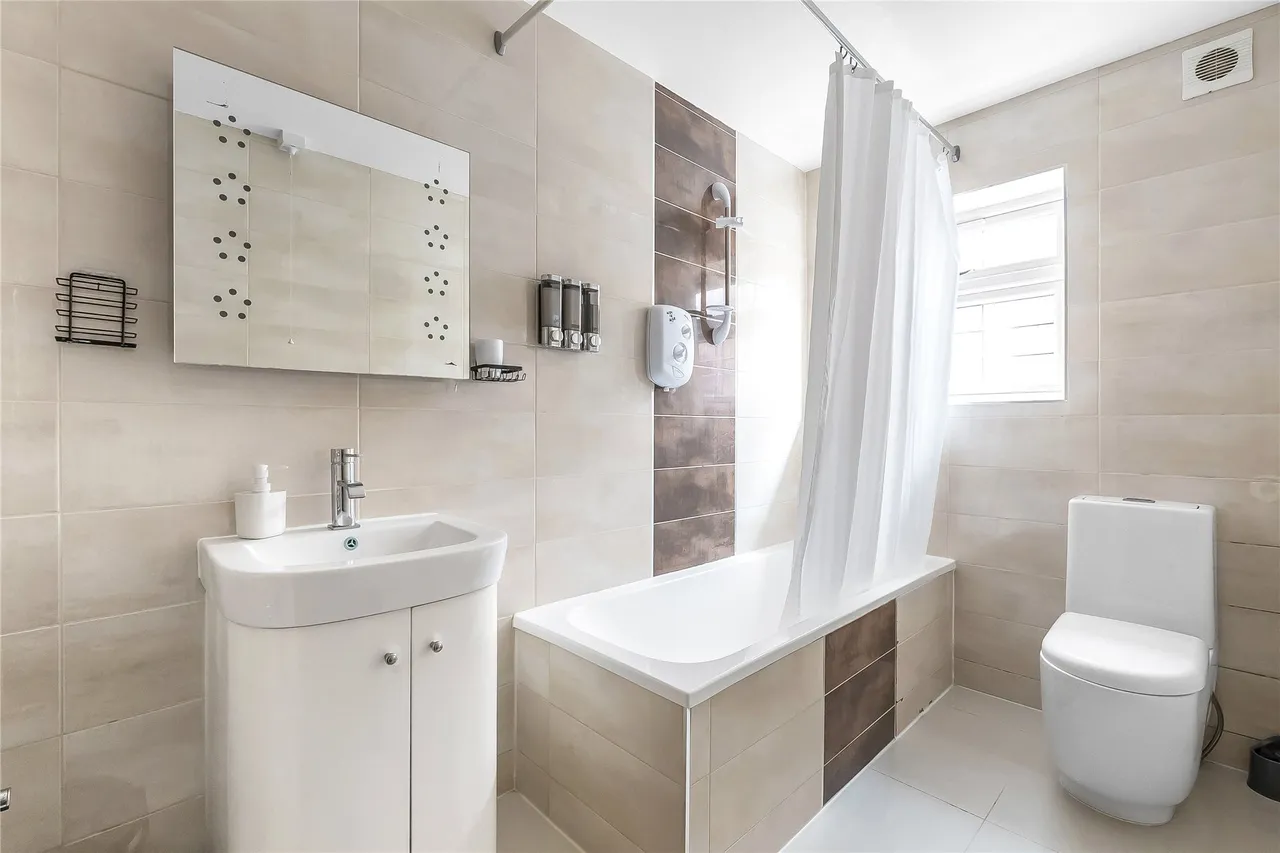 Manor Road, Guildford, GU2, photo 17