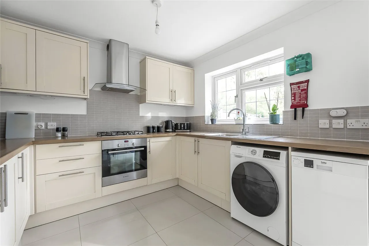Manor Road, Guildford, GU2, photo 19