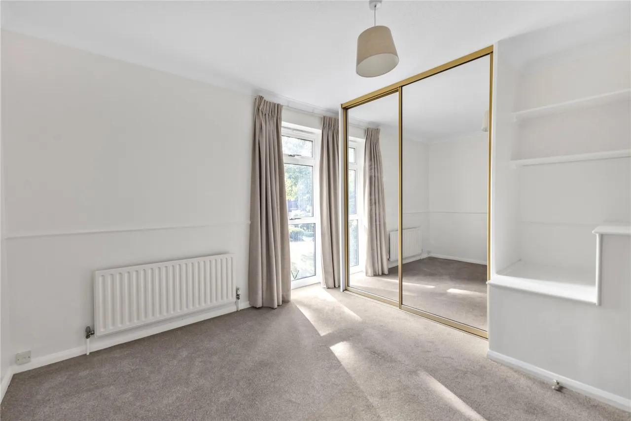 Raglan Road, Knaphill, GU21, photo 12
