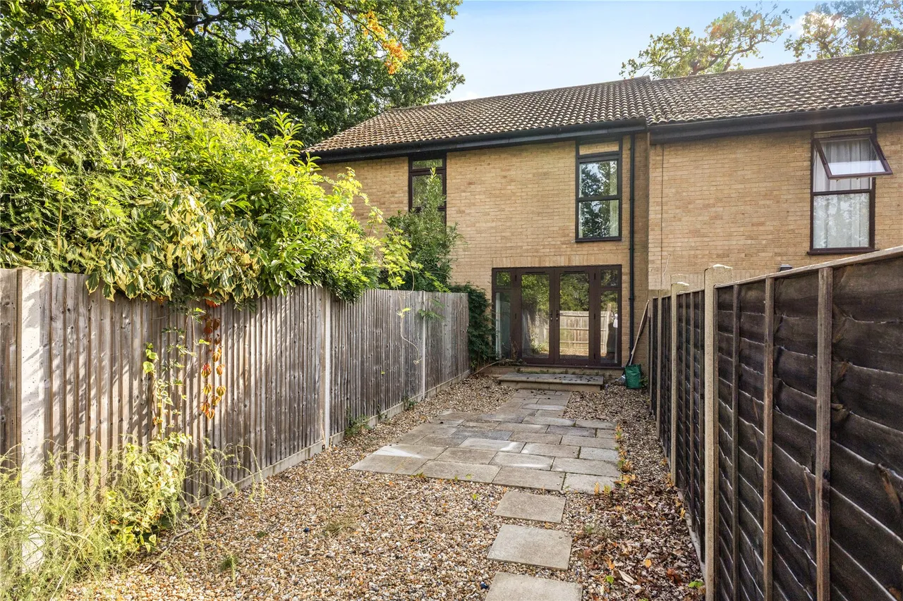 Raglan Road, Knaphill, GU21, photo 13