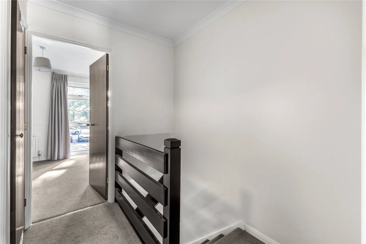 Raglan Road, Knaphill, GU21, photo 7
