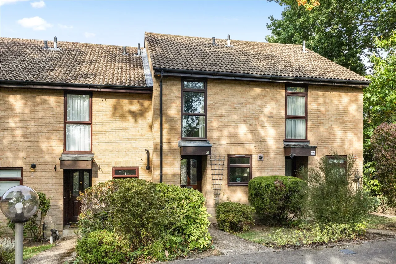2 bed house for sale, Raglan Road, Knaphill, GU21