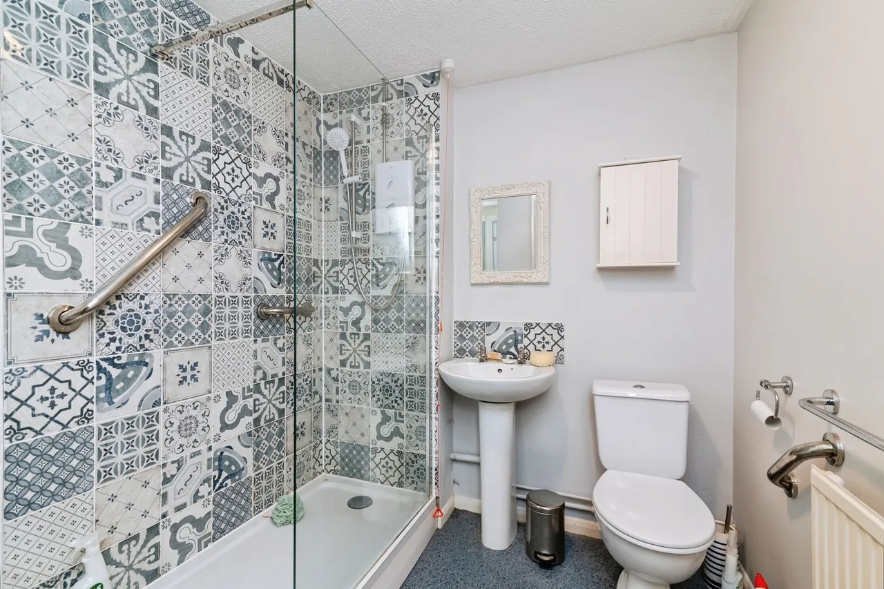 Kingfishers Court, West Bridgford, NG2, photo 10