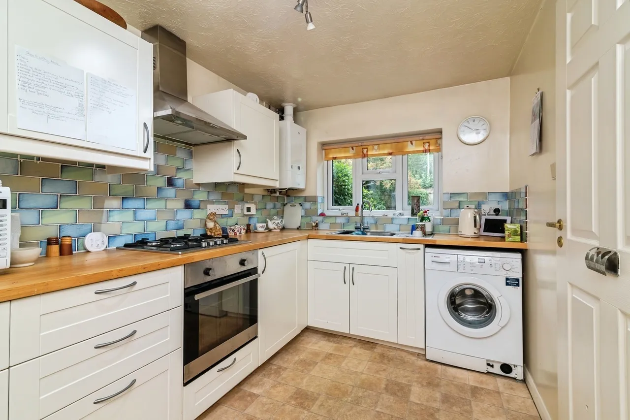 Kingfishers Court, West Bridgford, NG2, photo 2
