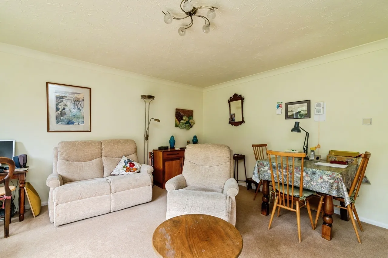 Kingfishers Court, West Bridgford, NG2, photo 7
