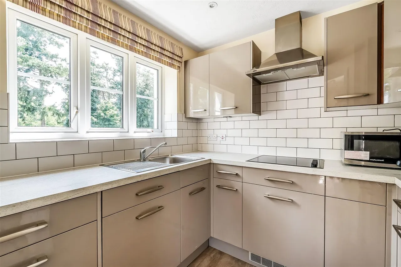 Leatherhead Road, Ashtead, KT21, photo 5