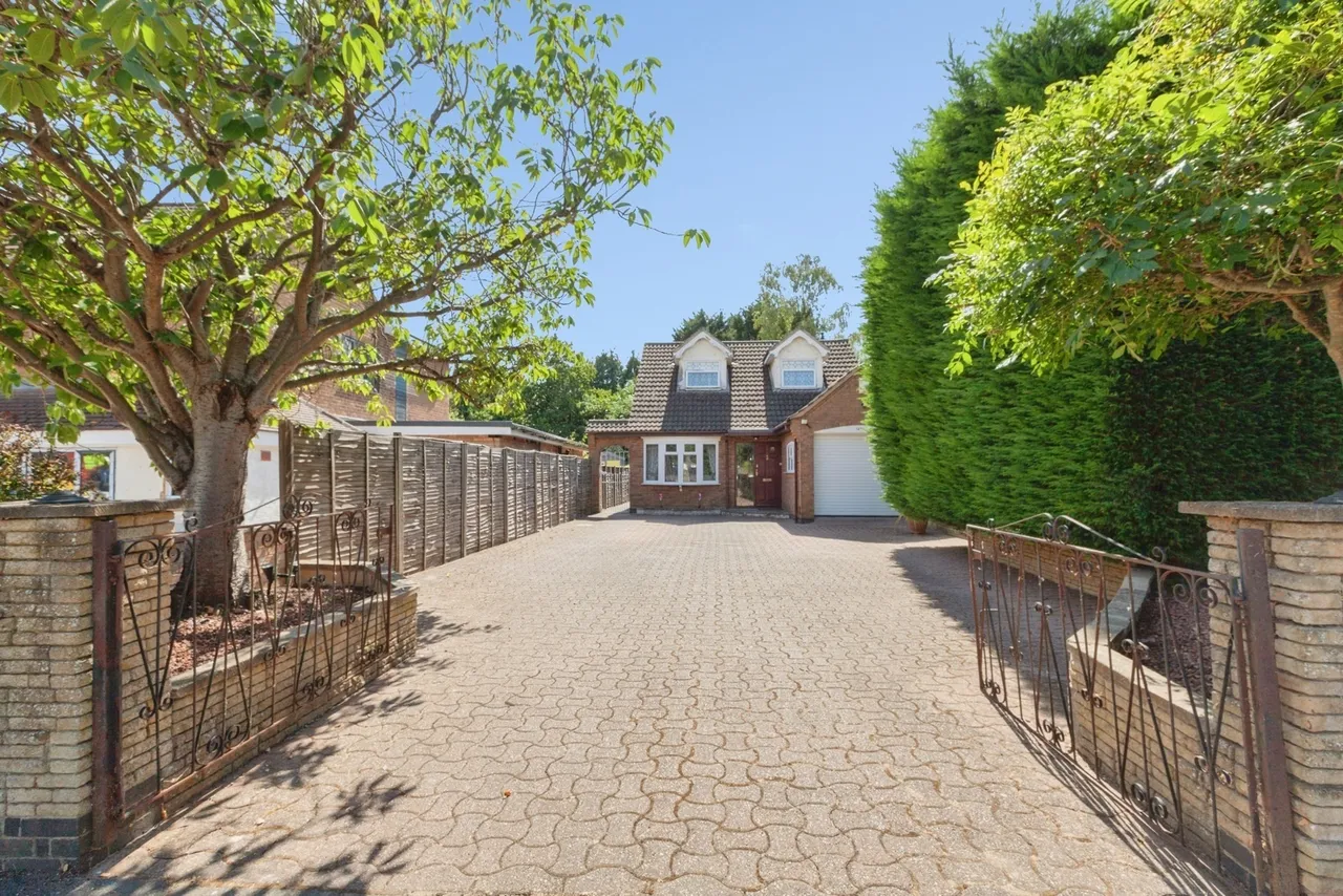 3 bed house for sale, Uppingham Road, Leicester, LE5