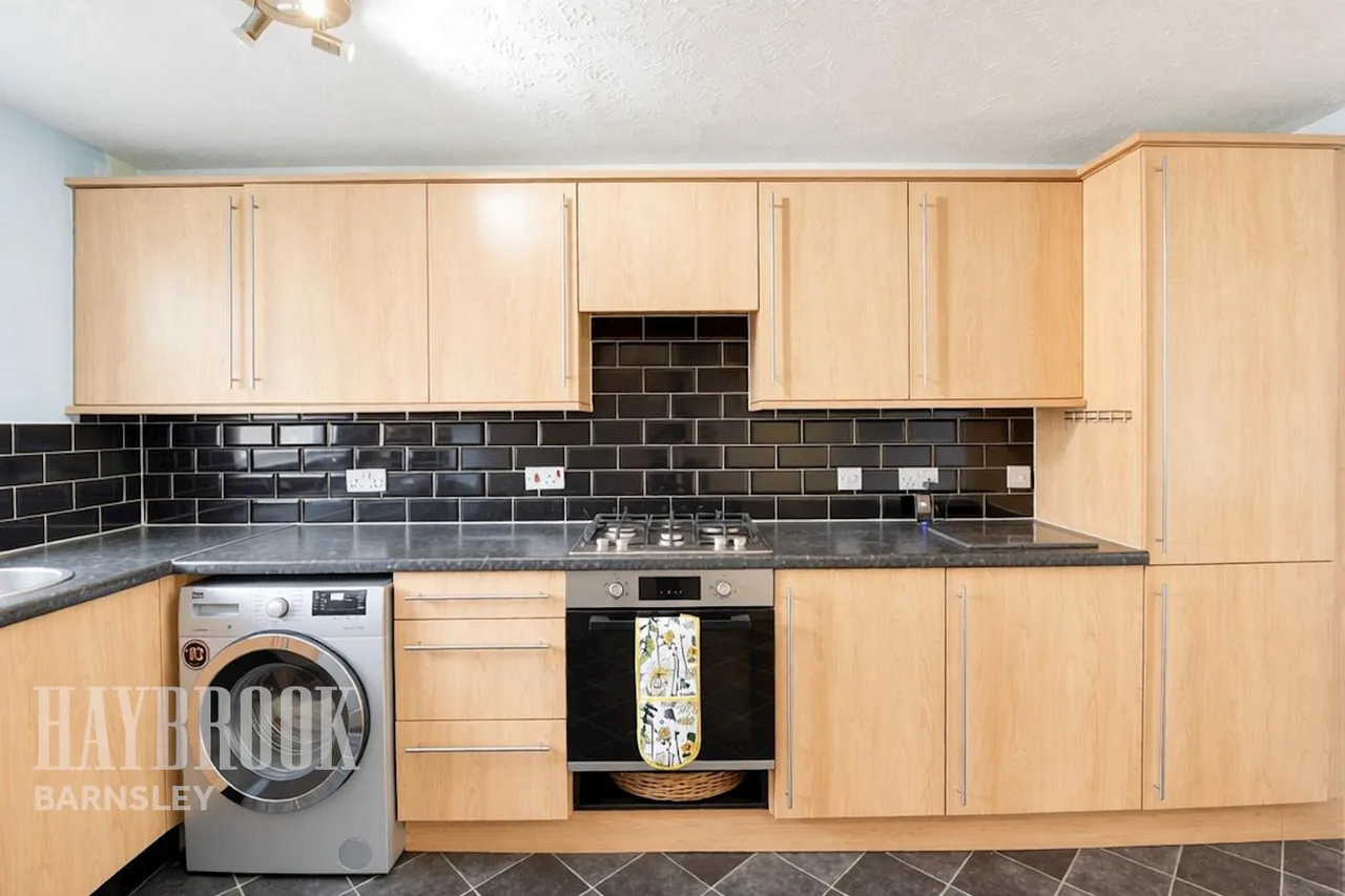 Maple Close, Kendray, photo 5