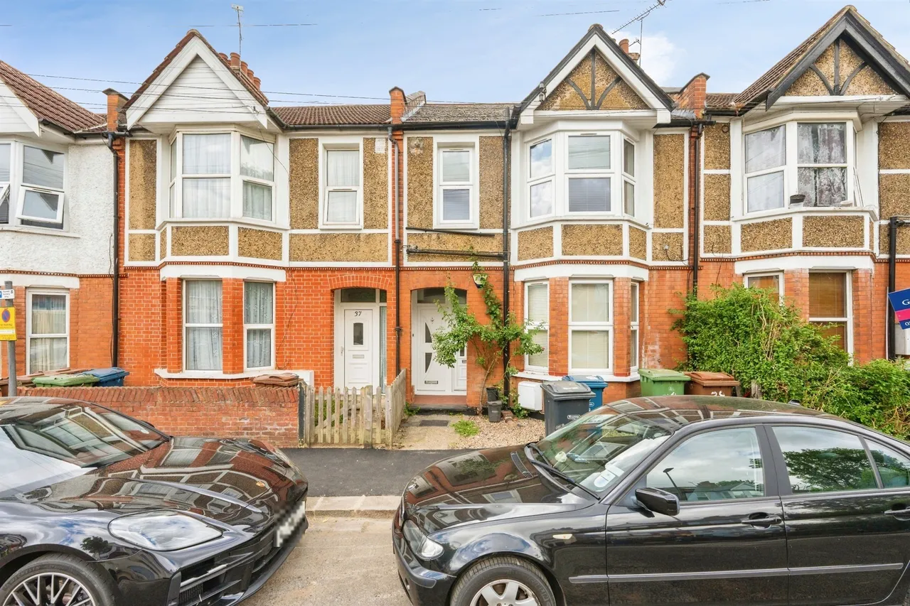 1 bed flat for sale — Fairholme Road, Harrow