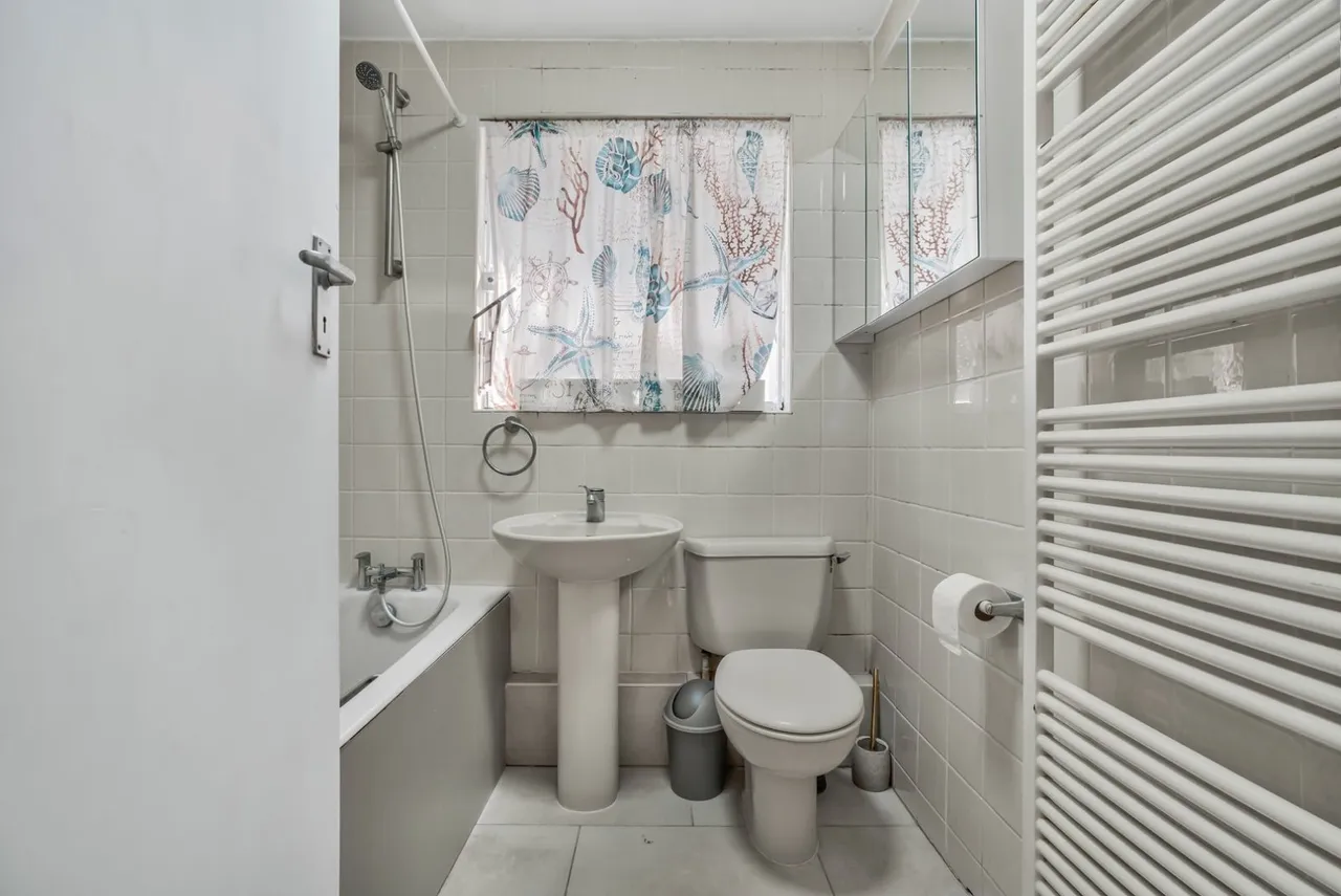 Chatsworth Road, Ealing, London, W5, photo 6