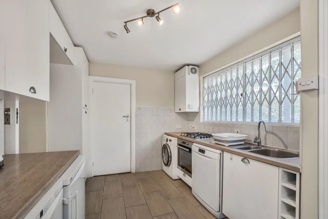 Chatsworth Road, Ealing, London, W5, photo 7