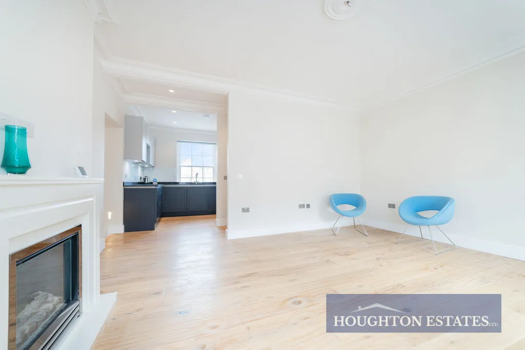 Bristol Gardens, Little Venice W9 2JG, photo 2
