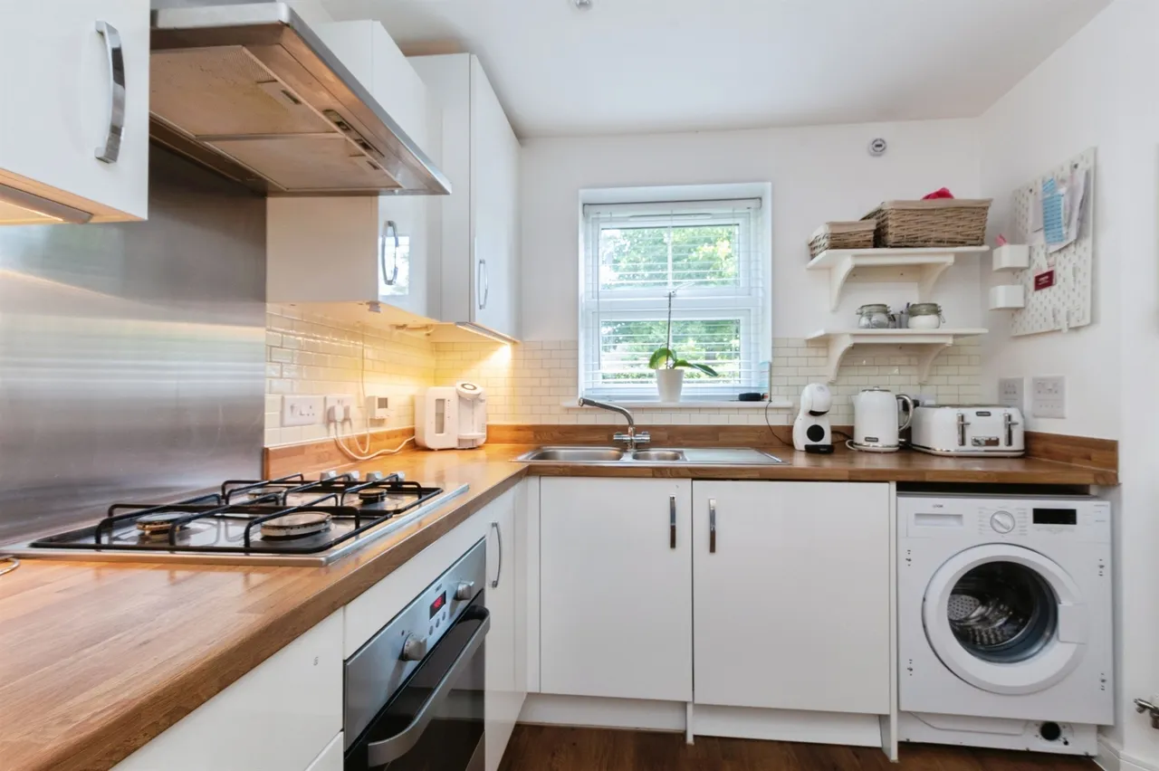 Woodland Avenue, Ferndown, BH22, photo 7