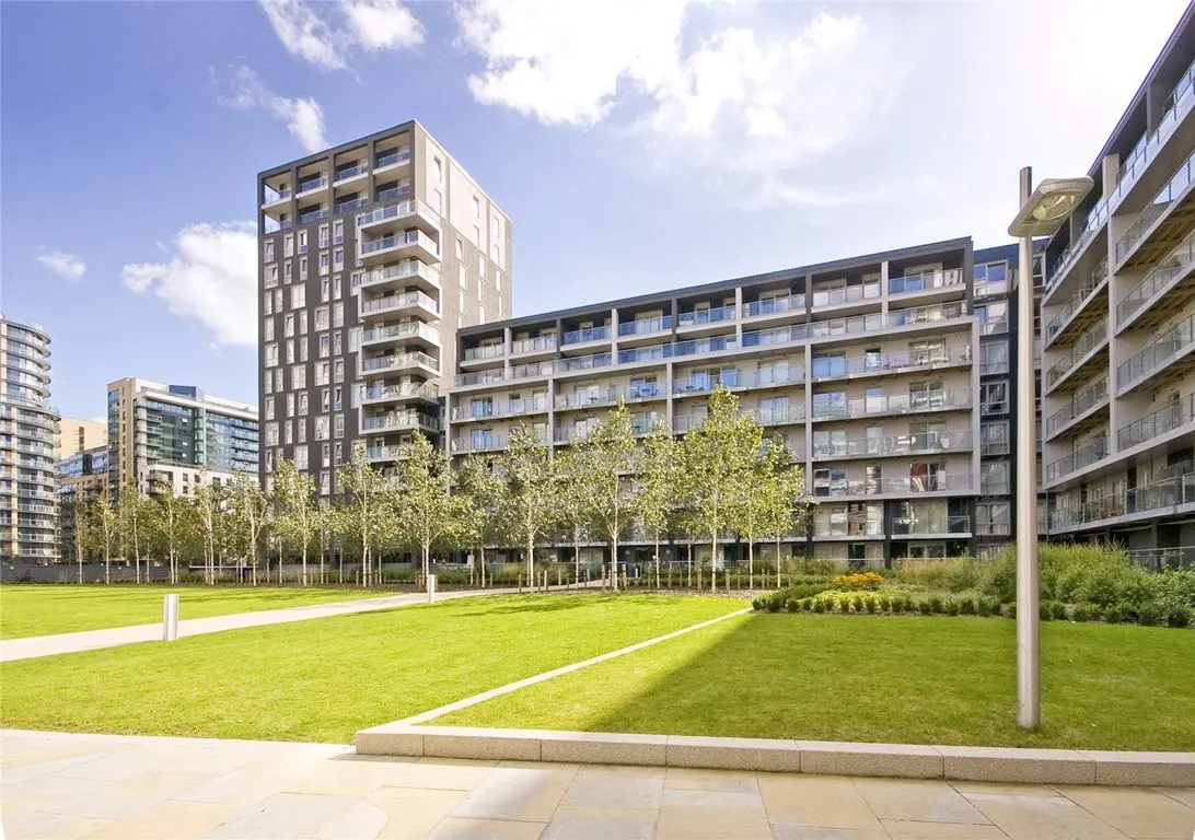 3 bed flat for sale — Indescon Square, London